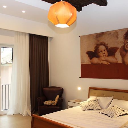 B&B Katerine Salerno Bagian luar foto