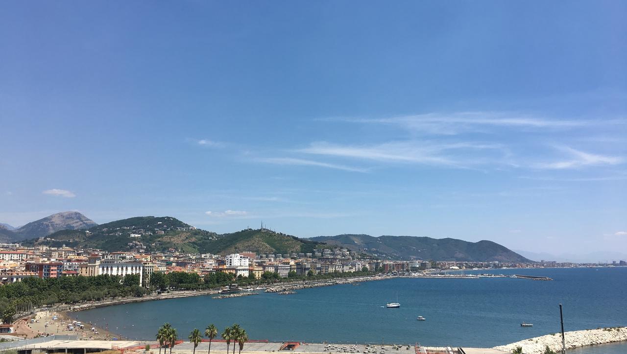 B&B Katerine Salerno Bagian luar foto