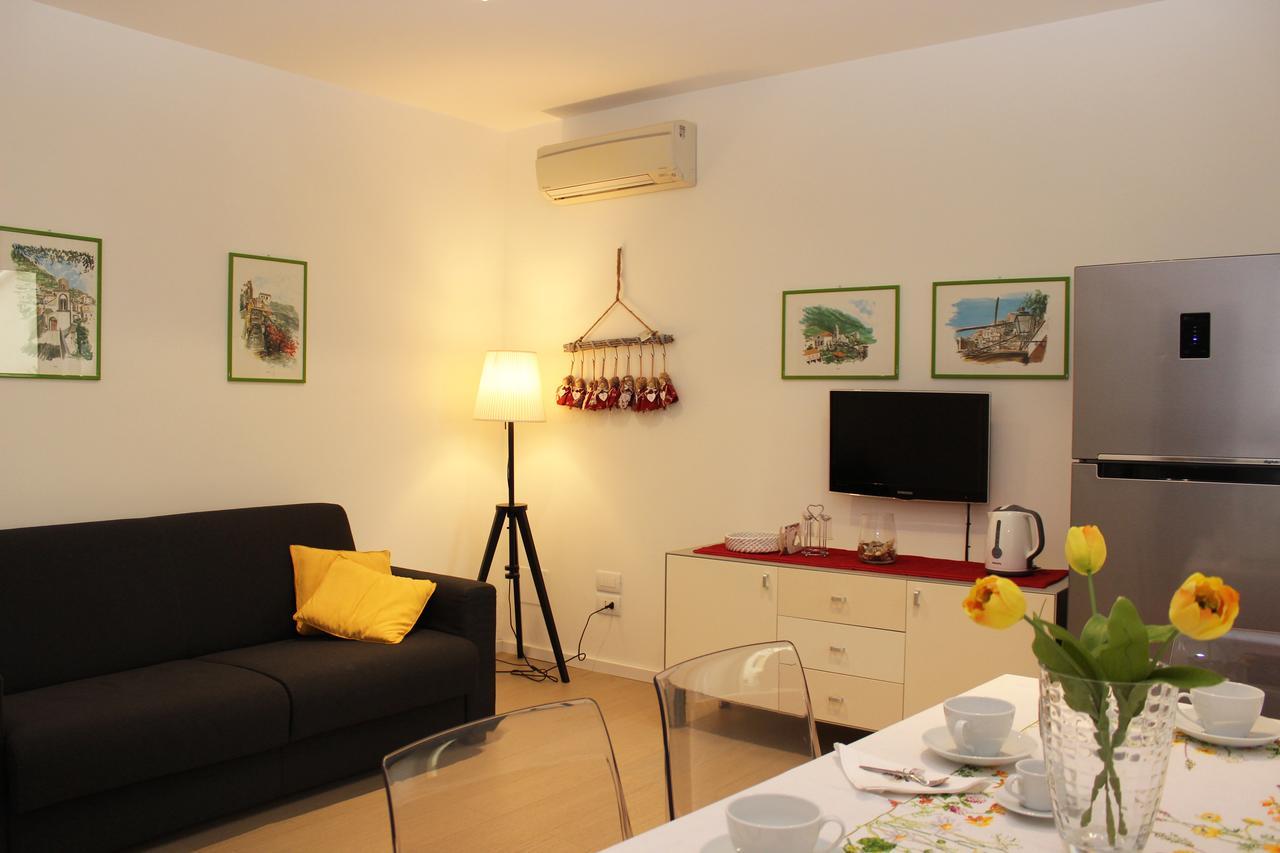 B&B Katerine Salerno Bagian luar foto