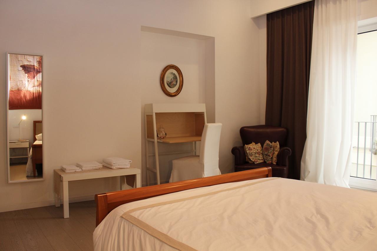 B&B Katerine Salerno Bagian luar foto